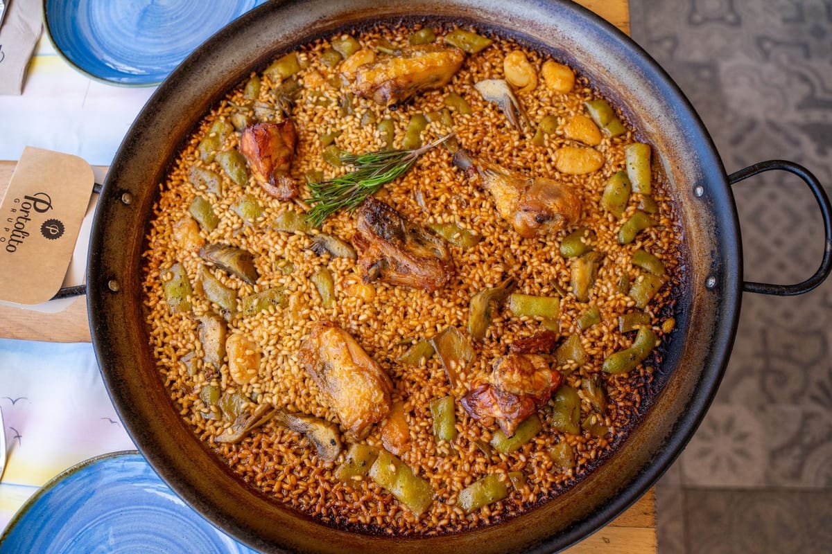 Waar je een echte paella eet in Valencia (en waar je hem NOOIT bestelt)