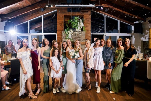Invitée d'une boda : le dress code des mariages espagnols, décodé