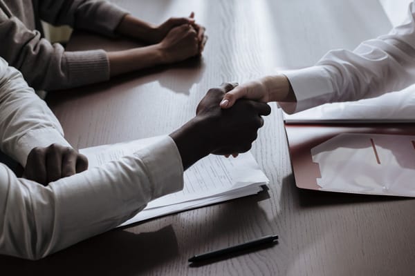 Lire une offre d'emploi à Valencia : salaire, convention et avantages